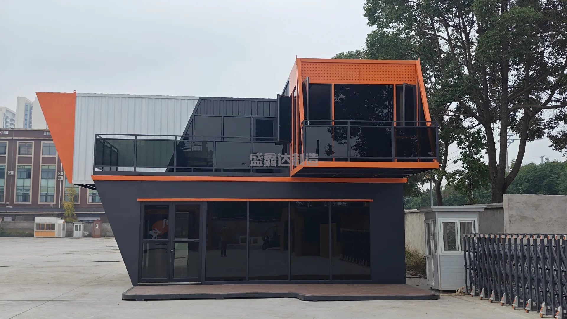 网红集装箱越来越漂亮，如今受到很多年轻人的喜爱？？